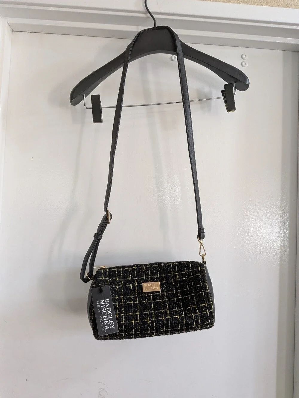Badgley Mischka Black Gold Tweed The Tara Barrel Handbag New
